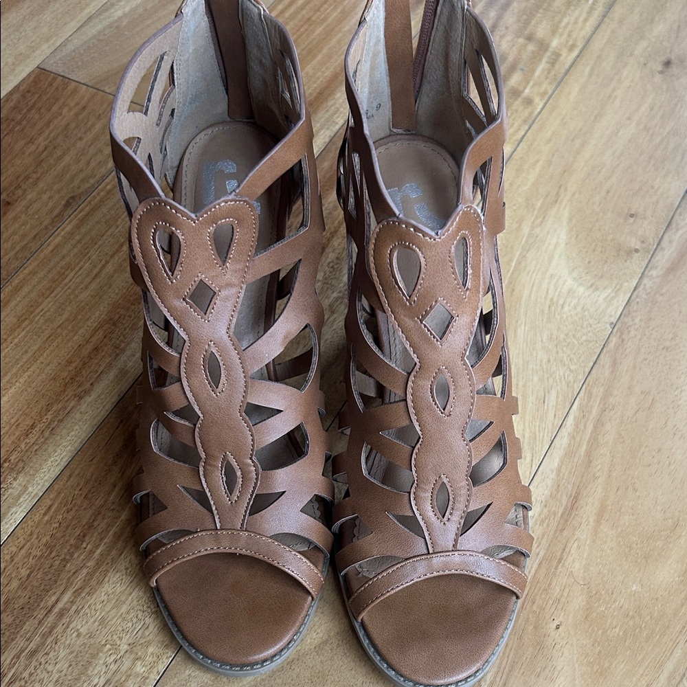 Report Tan Cutout Strappy Gladiator Sandal